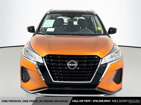 Used 2023 Nissan Kicks SV FWD image 2