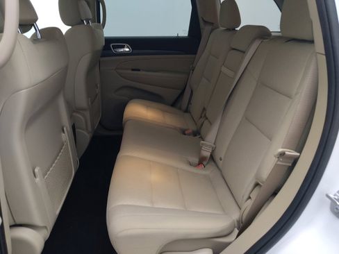 Used 2019 Jeep Grand Cherokee Laredo RWD image 18