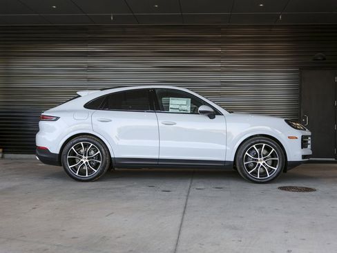 New 2026 Porsche Cayenne Coupe AWD/4WD image 9