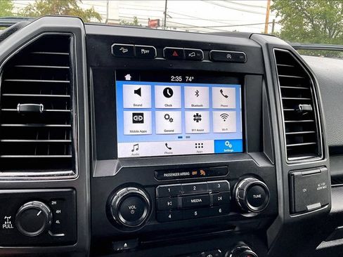 Used 2018 Ford F150 XLT w/ Equipment Group 302A Luxury AWD/4WD image 26