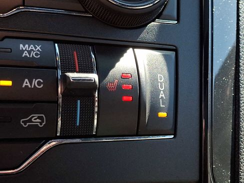 Used 2017 Ford Explorer XLT w/ Equipment Group 202A image 28