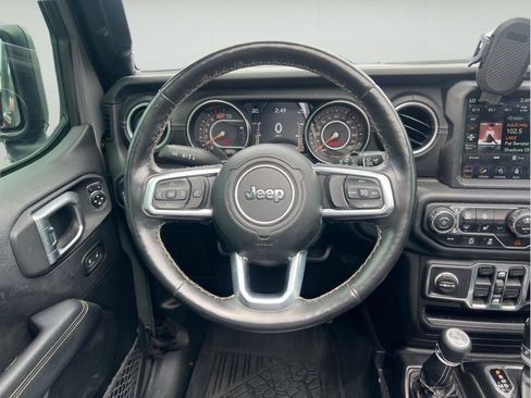 Used 2020 Jeep Wrangler Unlimited Sahara AWD/4WD image 17