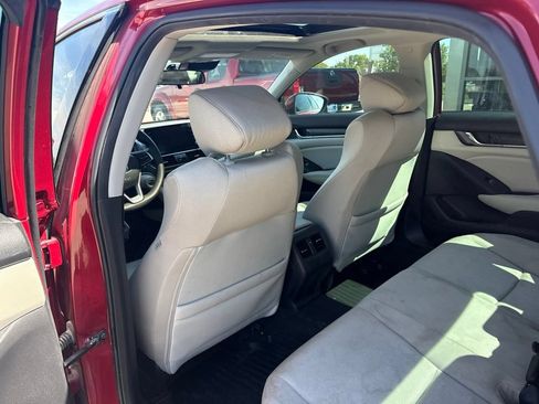 Used 2020 Honda Accord EX image 37