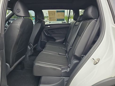Used 2023 Volkswagen Tiguan SE R-Line FWD image 18