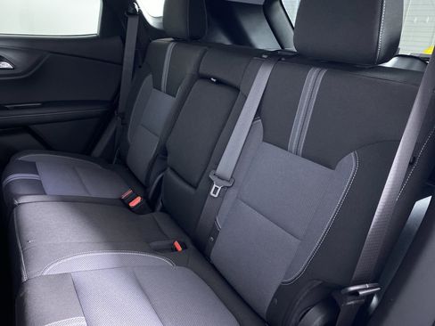 Certified 2024 Chevrolet Blazer LT w/ Convenience Package image 12