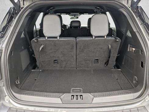 Used 2025 Ford Explorer ST-Line w/ ST-Line Street Pack AWD/4WD image 6