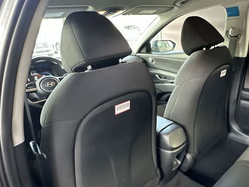 Used 2026 Hyundai Elantra SE FWD image 23