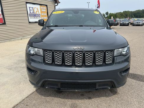 Used 2018 Jeep Grand Cherokee Altitude AWD/4WD image 2