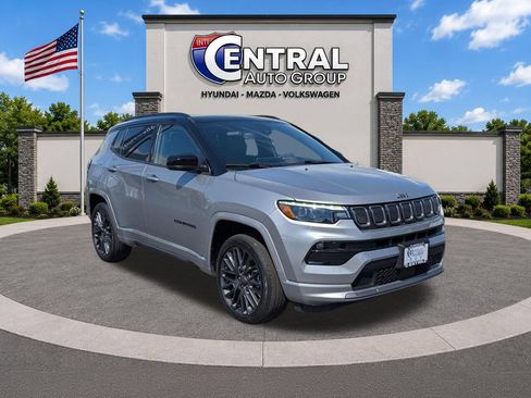 Used 2022 Jeep Compass High Altitude AWD/4WD image 1