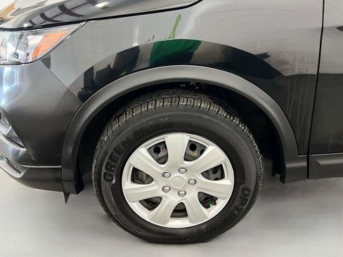 Used 2020 Nissan Rogue Sport S image 27