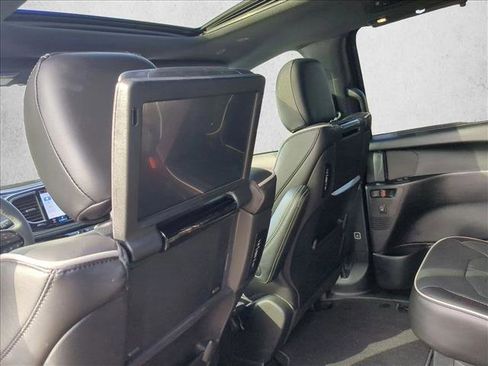 Used 2026 Chrysler Pacifica Limited w/ Uconnect Theater Family Group image 18