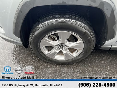 Used 2025 Toyota RAV4 XLE AWD/4WD image 11