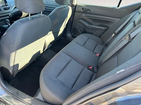 Used 2024 Nissan Altima 2.5 SV image 13