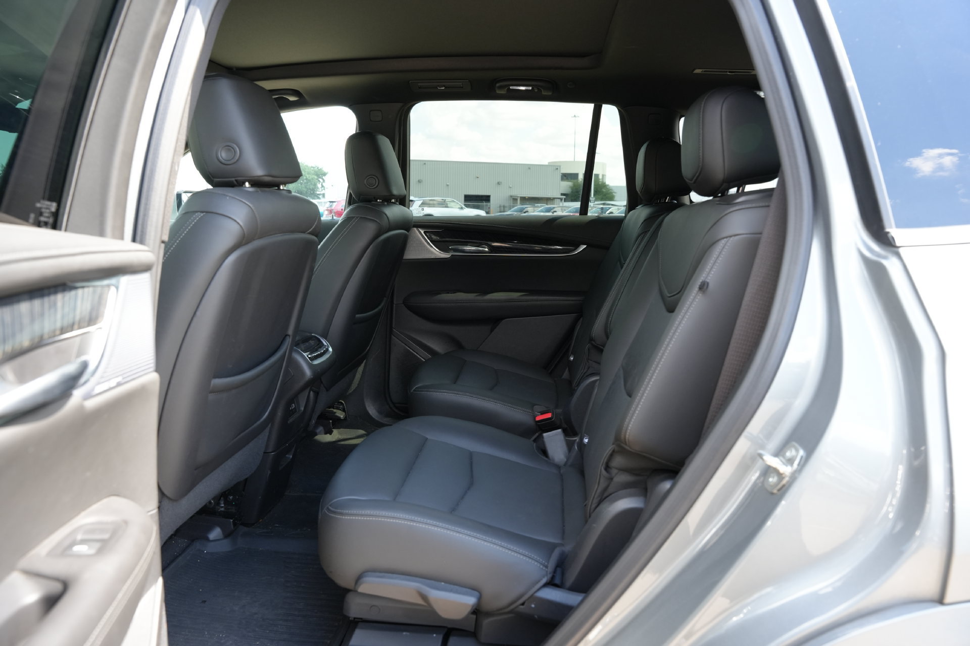 Used 2024 Cadillac XT6 Premium Luxury w/ Technology Package AWD/4WD image 21