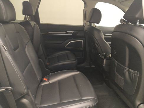Used 2024 Kia Telluride S AWD/4WD image 19