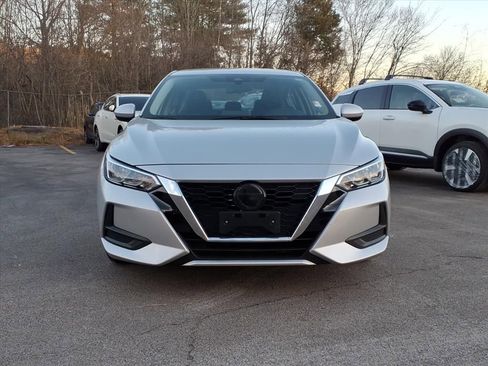 Used 2022 Nissan Sentra SV image 2