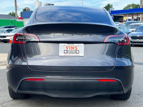 Used 2024 Tesla Model Y Long Range AWD/4WD image 22