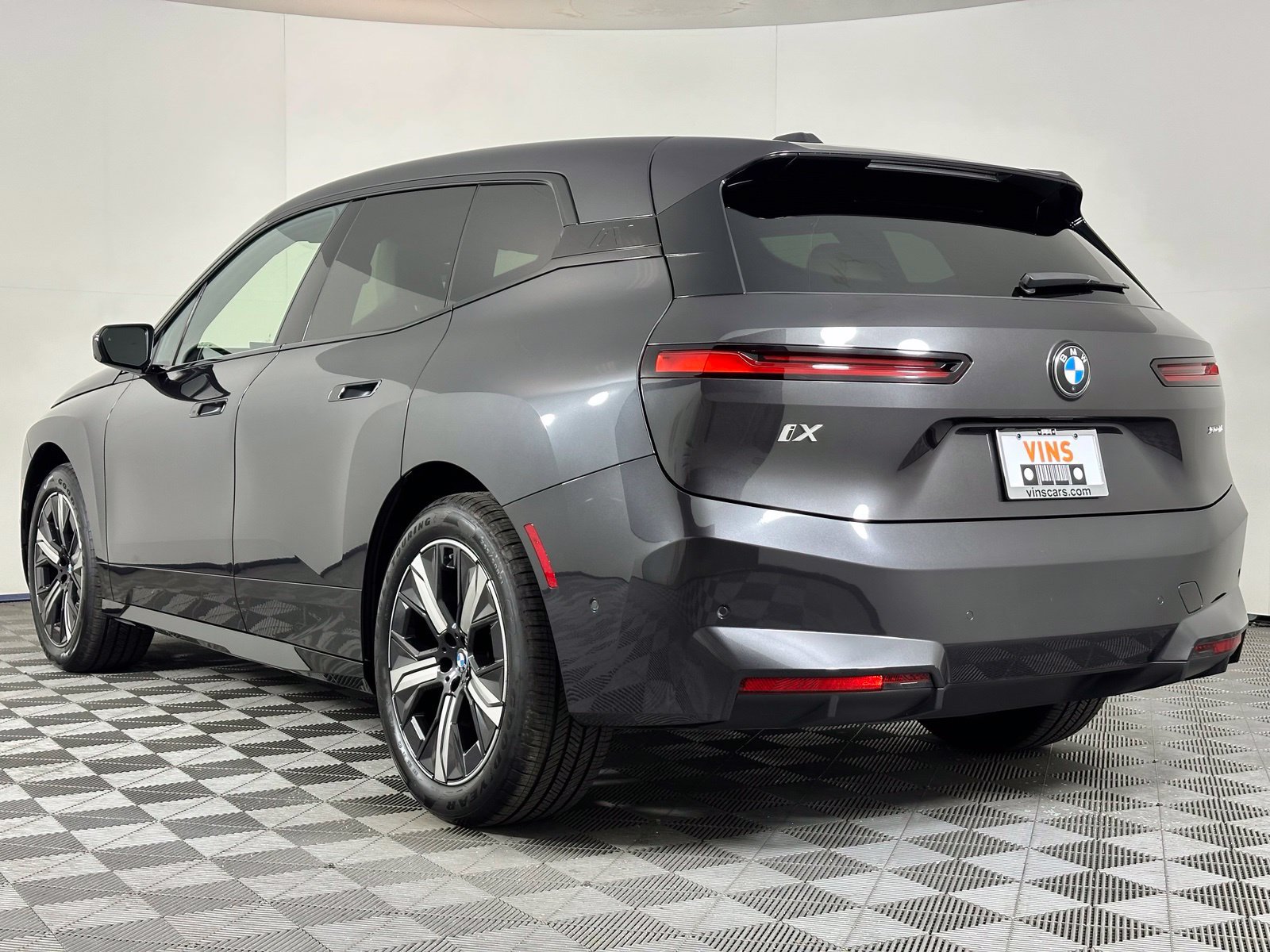 Used 2026 BMW iX xDrive45 AWD/4WD image 34