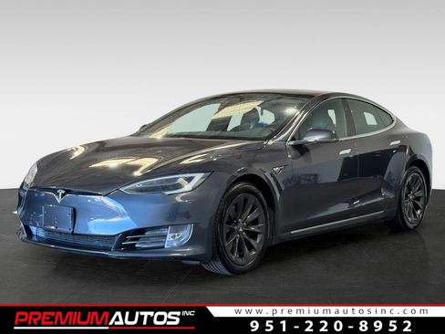 Used 2018 Tesla Model S 75D image 1