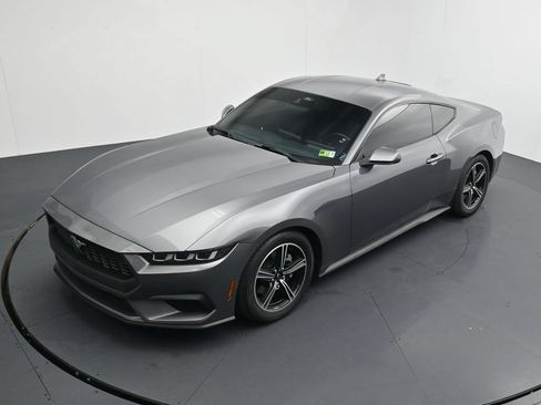 Used 2024 Ford Mustang Coupe RWD image 12