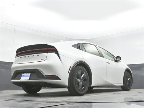 Used 2023 Toyota Prius LE image 36