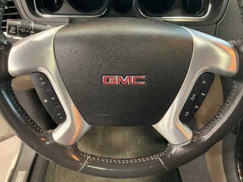 Used 2013 GMC Acadia SLT image 17