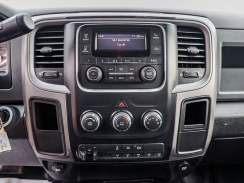 Used 2017 RAM 3500 Tradesman w/ Chrome Appearance Group AWD/4WD image 11