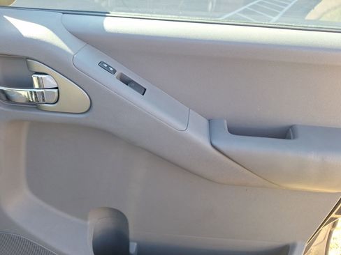 Used 2012 Nissan Frontier SV w/ SV Premium Utility Pkg image 34