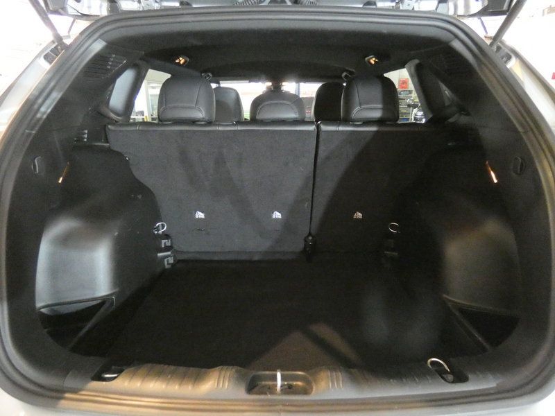 Used 2025 Jeep Compass Limited AWD/4WD image 6