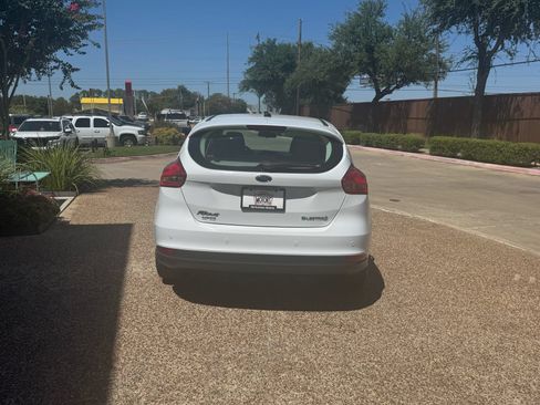 Used 2018 Ford Focus Electric Hatchback FWD image 8