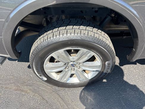 Used 2018 Ford F150 Platinum w/ Equipment Group 701A Luxury image 20