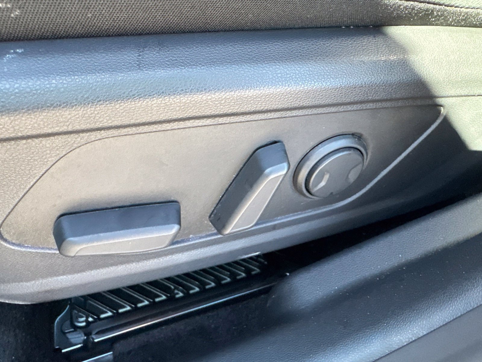 Used 2026 Hyundai Tucson Limited AWD/4WD image 19