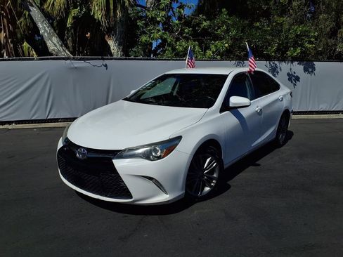 Certified 2016 Toyota Camry SE image 25
