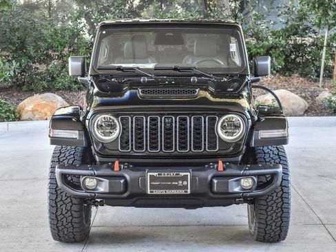 New 2026 Jeep Gladiator Mojave image 2