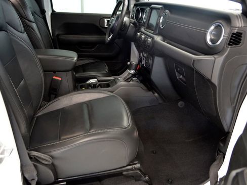 Used 2022 Jeep Wrangler Unlimited Sahara w/ Cold Weather Group image 29