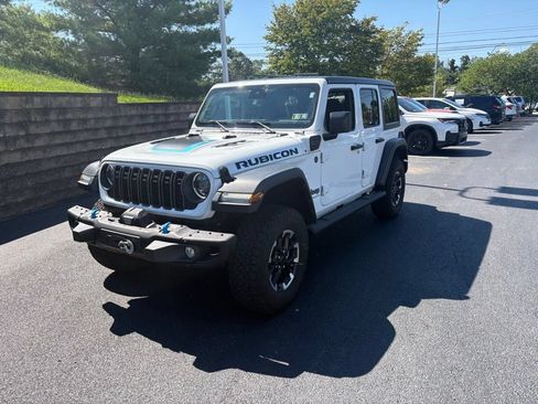 Used 2024 Jeep Wrangler Unlimited Rubicon 4xe w/ Capability Package AWD/4WD image 3