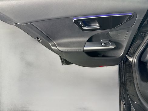Used 2025 Mercedes-Benz C 300 Sedan image 26