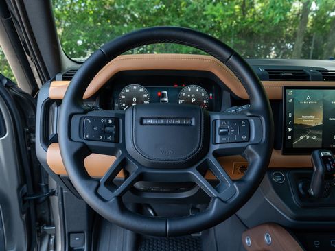 Used 2024 Land Rover Defender 130 X AWD/4WD image 16