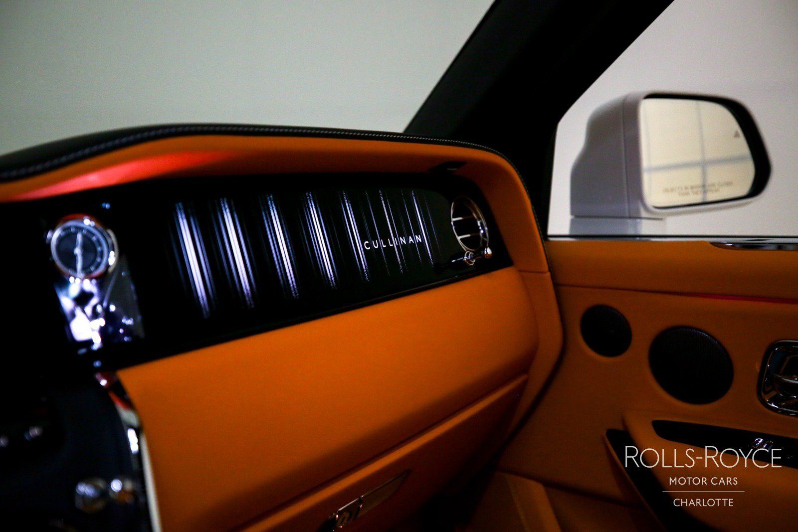 Used 2025 Rolls-Royce Cullinan AWD/4WD image 33
