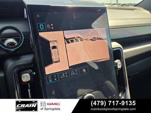 Used 2025 GMC Yukon AT4 AWD/4WD image 18