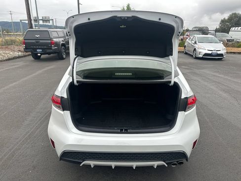 Used 2022 Toyota Corolla SE FWD image 11
