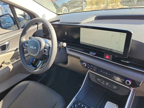 New 2026 Kia Carnival SX image 8