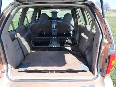Used 1995 Ford Windstar LX FWD image 24