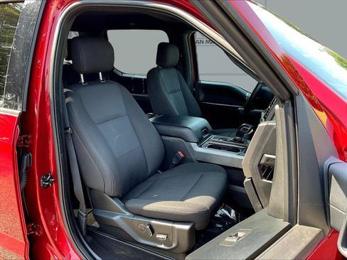 Used 2018 Ford F150 XLT w/ Equipment Group 302A Luxury AWD/4WD image 29