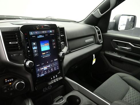 New 2026 RAM 1500 4x4 Crew Cab image 17