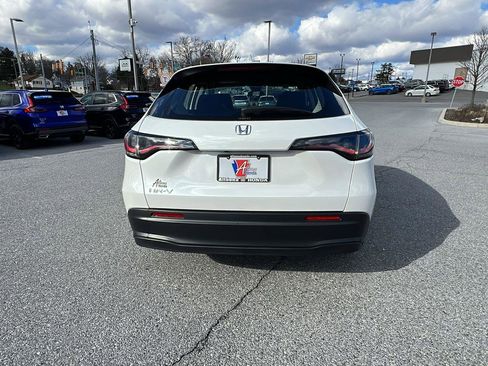 Certified 2025 Honda HR-V LX image 5