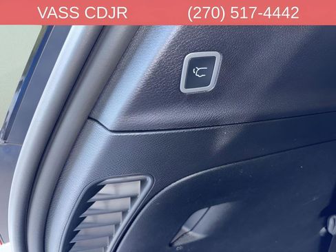 New 2026 Chrysler Pacifica Select image 39