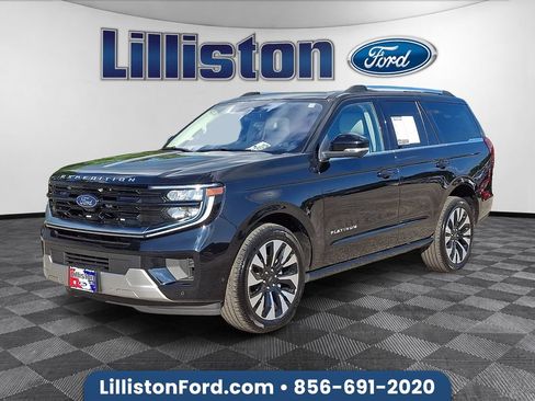 Used 2025 Ford Expedition Platinum w/ Driver's Package AWD/4WD image 1