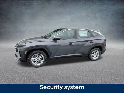 Certified 2025 Hyundai Tucson SE image 11