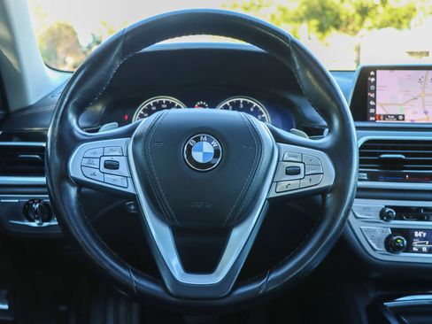 Used 2019 BMW 740i w/ Executive Package image 28
